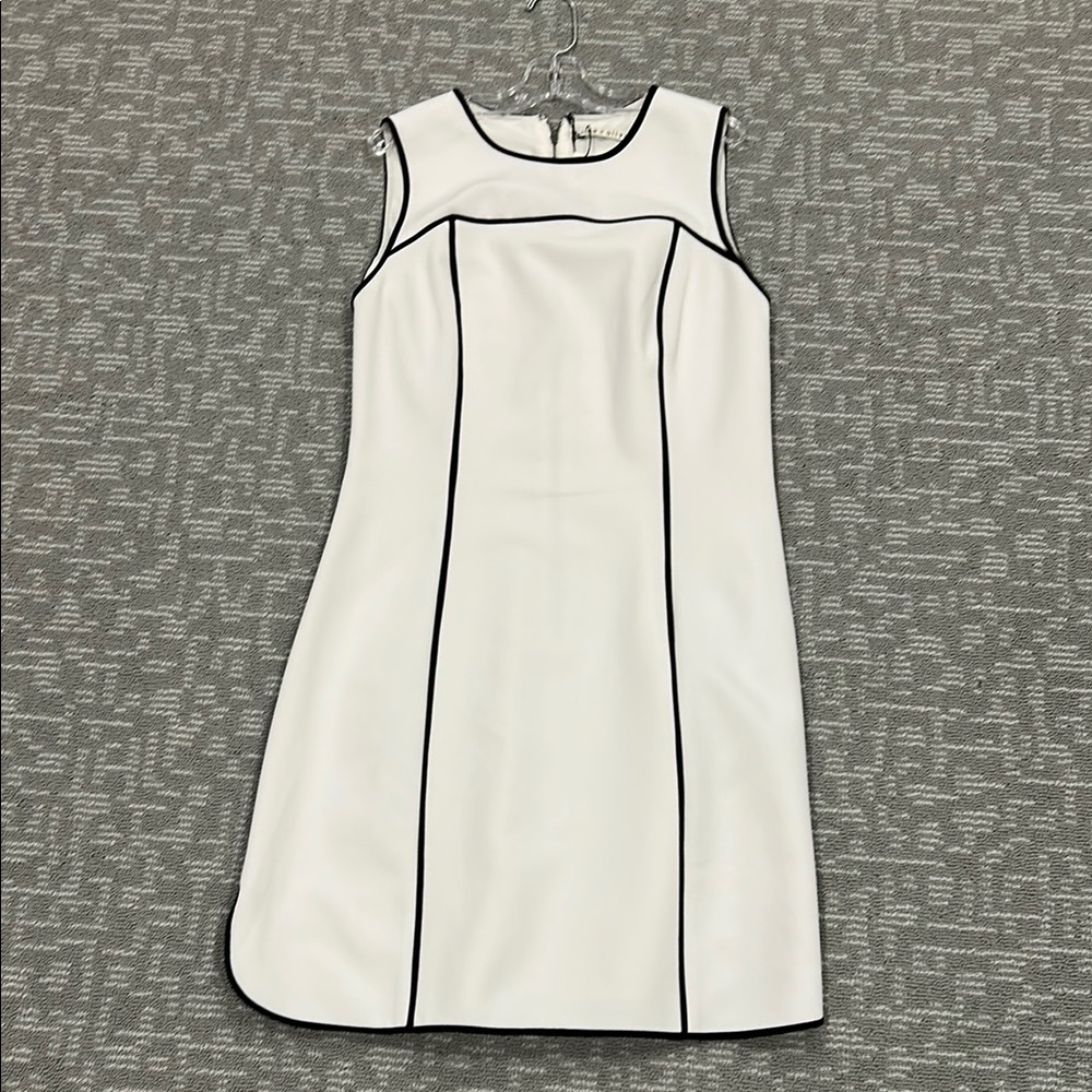 Alice + Olivia Cream Sheath Mini Dress Sleeveless Crew Neck